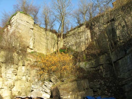 Bild 3 von Felsengruppe am Südhang des Eulenberges